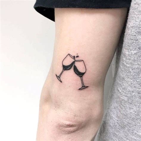 tatuajes de amigas copa de vino|Significado del tatuaje de copa de vino